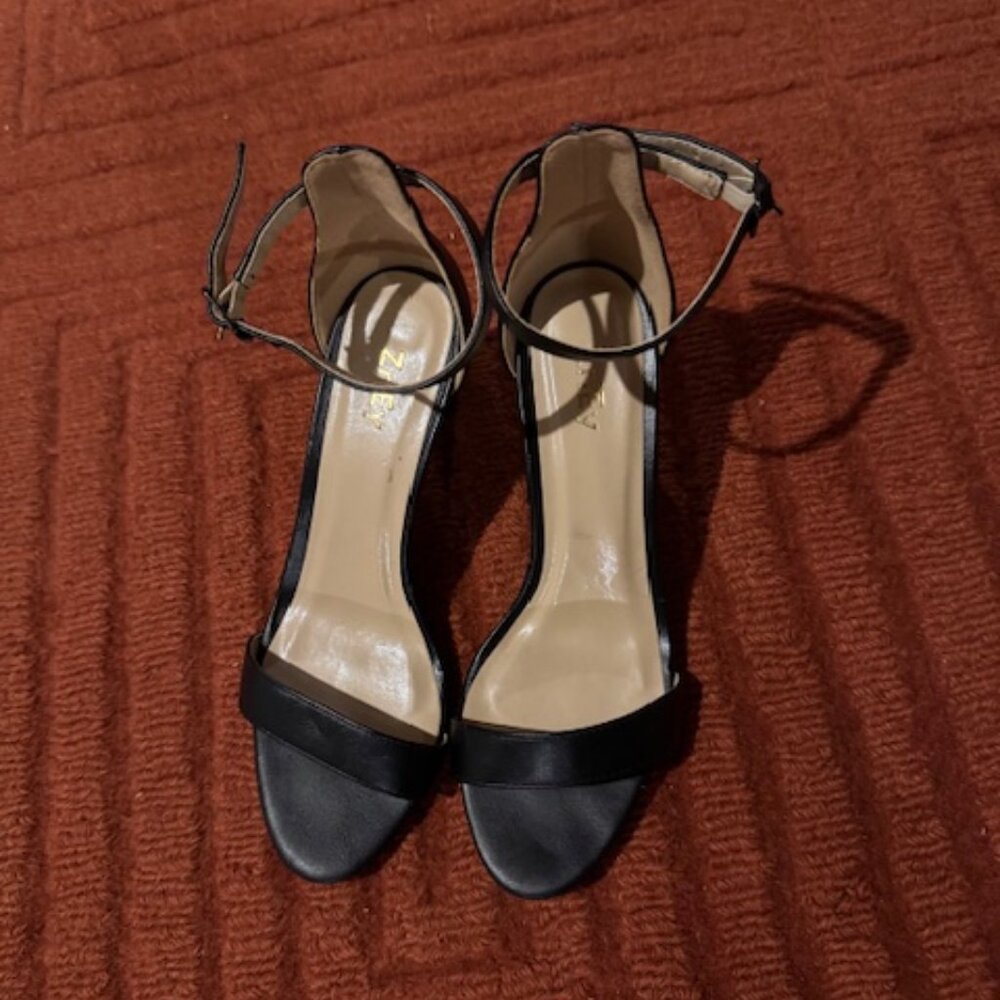 Women's dress sandal